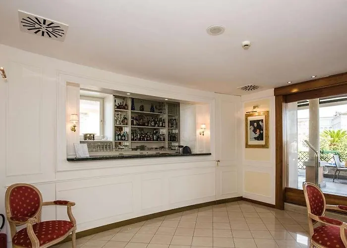 Residenza Paolo Vi 4* Рим