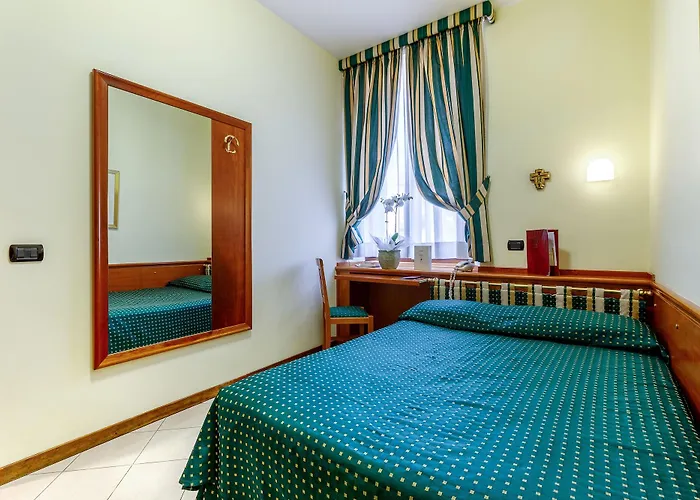 Отель Residenza Paolo Vi 4*