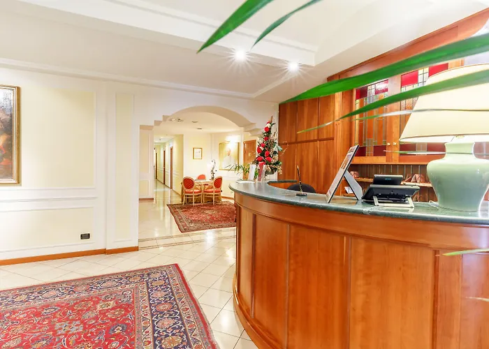 Residenza Paolo Vi Отель 4*