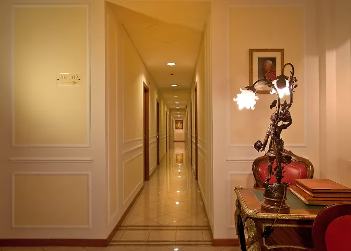 Residenza Paolo Vi Отель