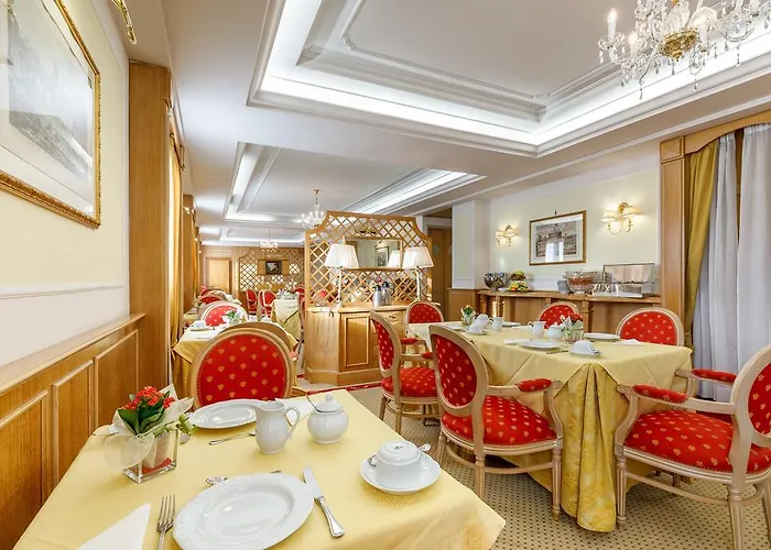 Residenza Paolo Vi 4* Рим